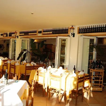 Domus De Janas Sul Mare Bari Sardo