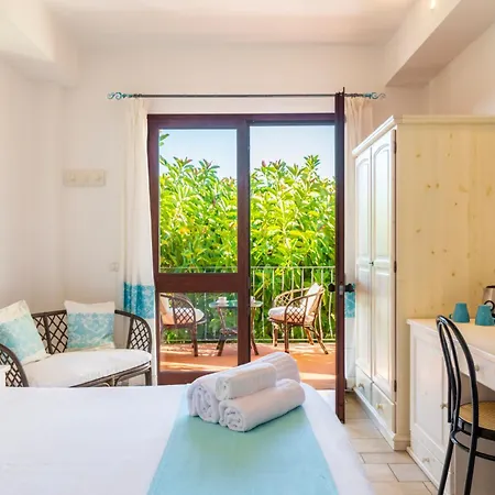 Domus De Janas Sul Mare 3*