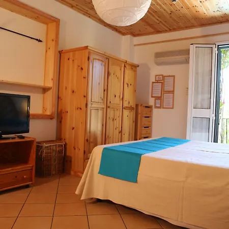 Domus De Janas Sul Mare 호텔 바리사르도