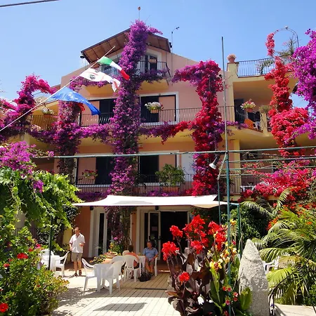 호텔 Domus De Janas Sul Mare