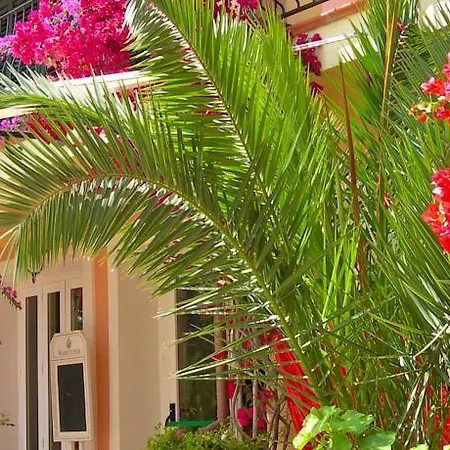 호텔 Domus De Janas Sul Mare