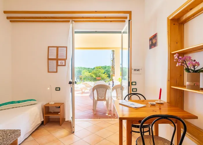 Domus De Janas Sul Mare Szálloda 3*