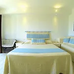 Hotel Domus De Janas Sul Mare 3*