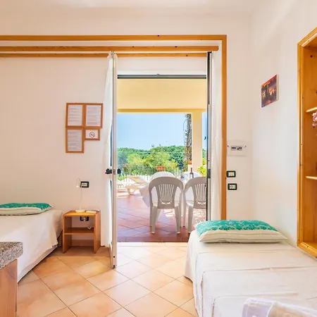 Hotel Domus De Janas Sul Mare 3*