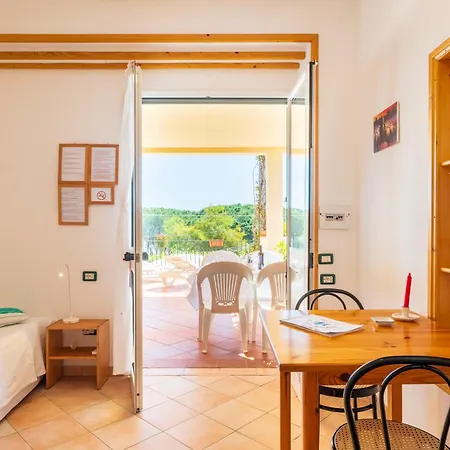Domus De Janas Sul Mare Otel 3*