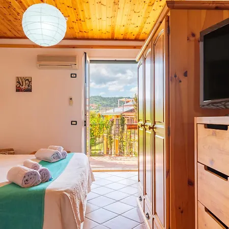 Hotel Domus De Janas Sul Mare 3*