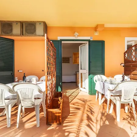 Domus De Janas Sul Mare Hotel Bari Sardo