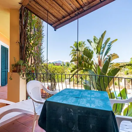 Hotel Domus De Janas Sul Mare 3*