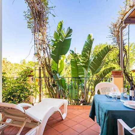 Hotel Domus De Janas Sul Mare 3*