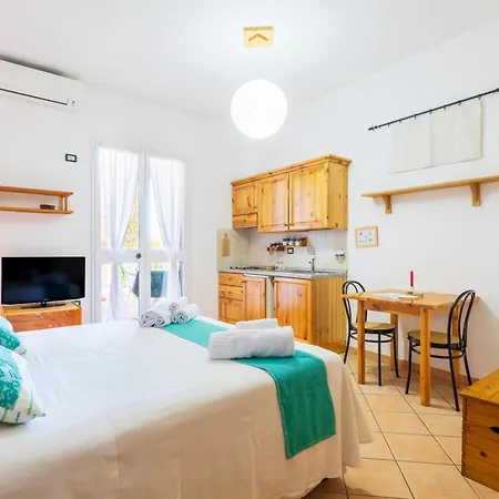 Hotel Domus De Janas Sul Mare 3*