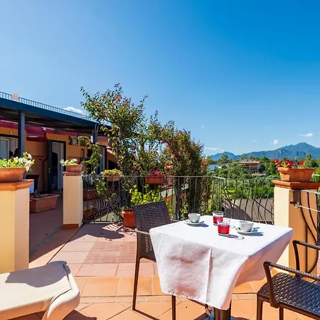 Hotel Domus De Janas Sul Mare 3*