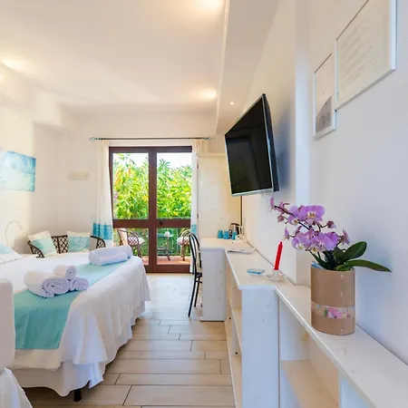 Domus De Janas Sul Mare Hotel
