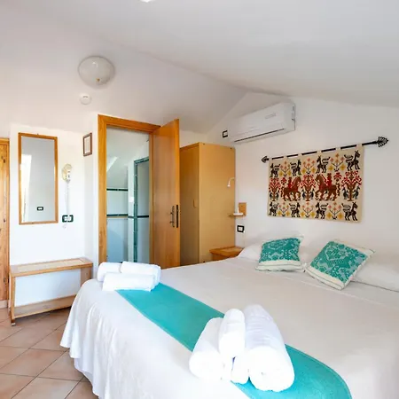 Domus De Janas Sul Mare Hotel