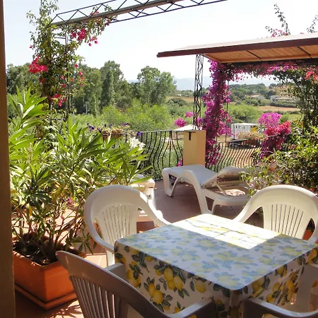 Domus De Janas Sul Mare Otel