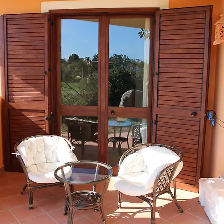 Domus De Janas Sul Mare Otel 3*
