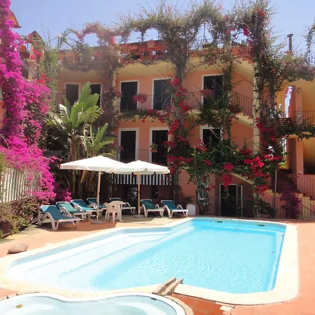 Domus De Janas Sul Mare 3*