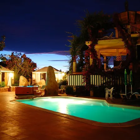 Domus De Janas Sul Mare Otel 3*