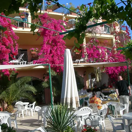 Domus De Janas Sul Mare 3*