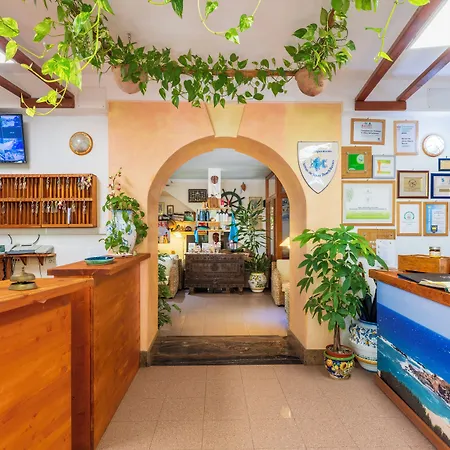 Domus De Janas Sul Mare Hotel