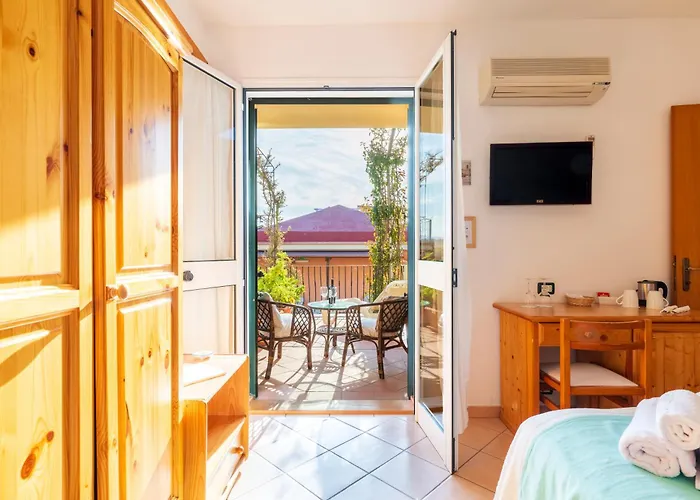 Domus De Janas Sul Mare 3*