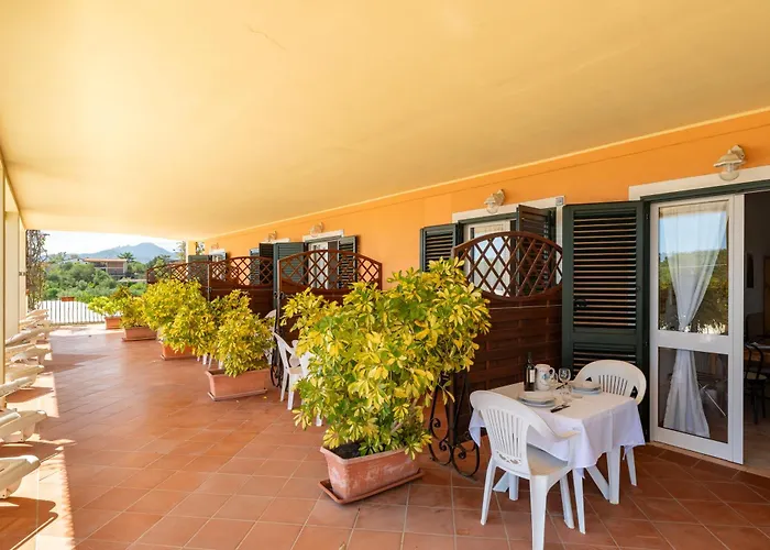 ホテル Domus De Janas Sul Mare バリ・サルド