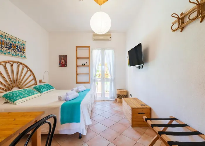 ホテル Domus De Janas Sul Mare 3*