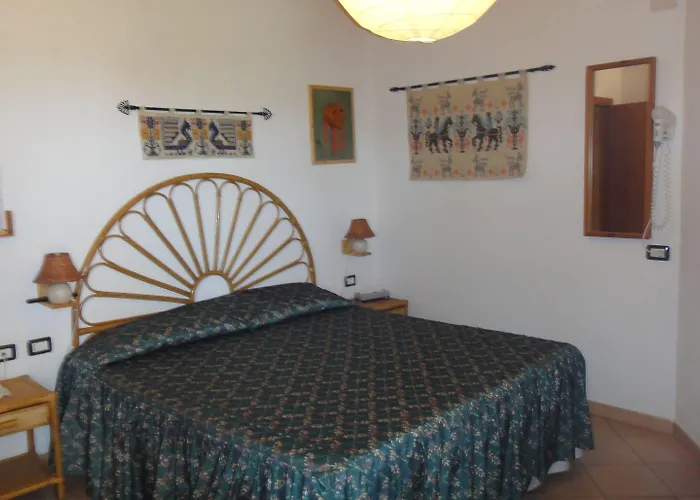 ホテル Domus De Janas Sul Mare バリ・サルド