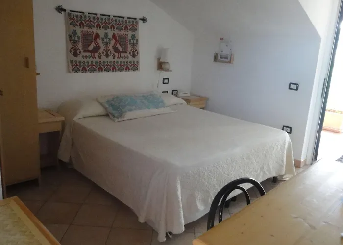 Domus De Janas Sul Mare 3*