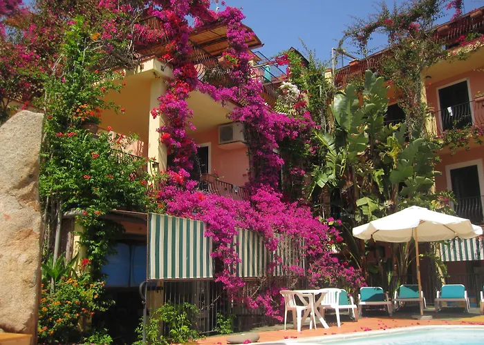 Domus De Janas Sul Mare ホテル 3*