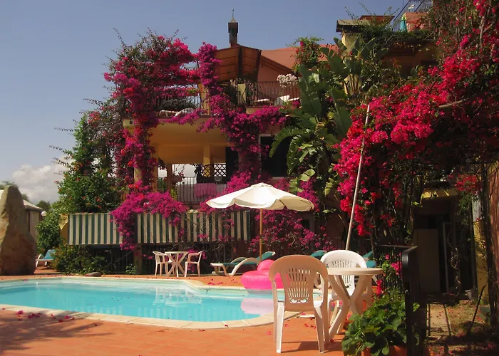 Domus De Janas Sul Mare バリ・サルド