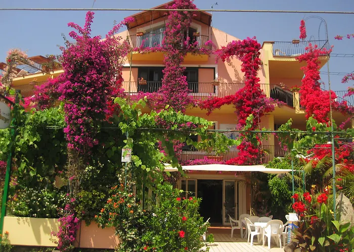 Domus De Janas Sul Mare 3*