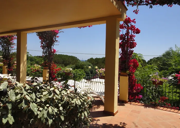 ホテル Domus De Janas Sul Mare 3*