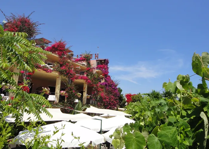 ホテル Domus De Janas Sul Mare バリ・サルド